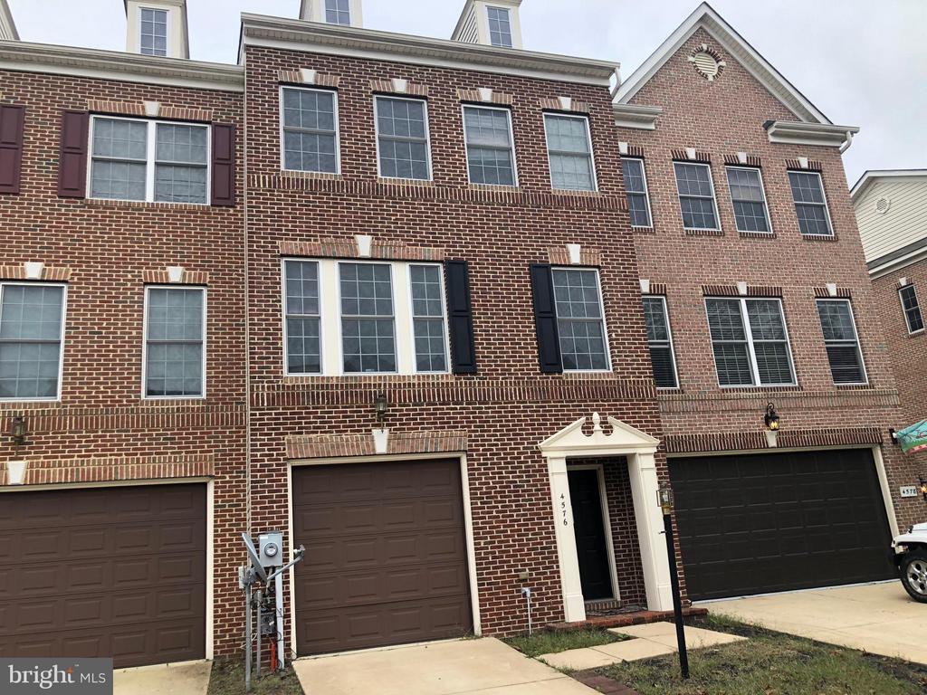 4576 SCOTTSDALE PLACE Waldorf Home Listings - DeHanas Real Estate Services Maryland Real Estate, Property Management, New Construction, Bank-Owned Homes, Short Sales, Foreclosures